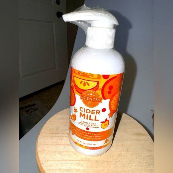 SCENTSY HAND SOAP " CIDER MILL" - Picture 1 of 3